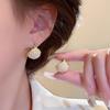 French retro pearl earrings temperament high-end ear buckle new style trendy niche design light luxury earrings