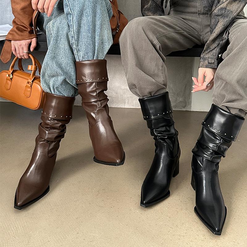2025 new autumn and winter stacking boots mid-heel pointed rivets pleated thick heel lapel short Martin boots