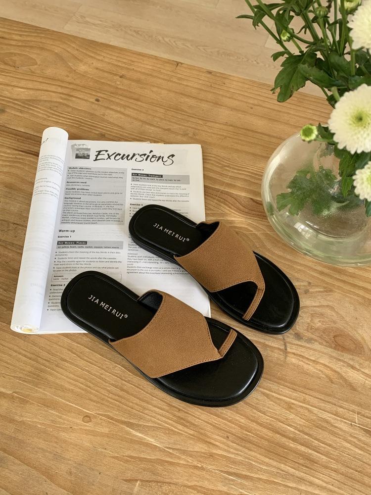 Design sense niche flat toe cool slippers women's shoes wear 2025 summer slippers beach one pedal slippers