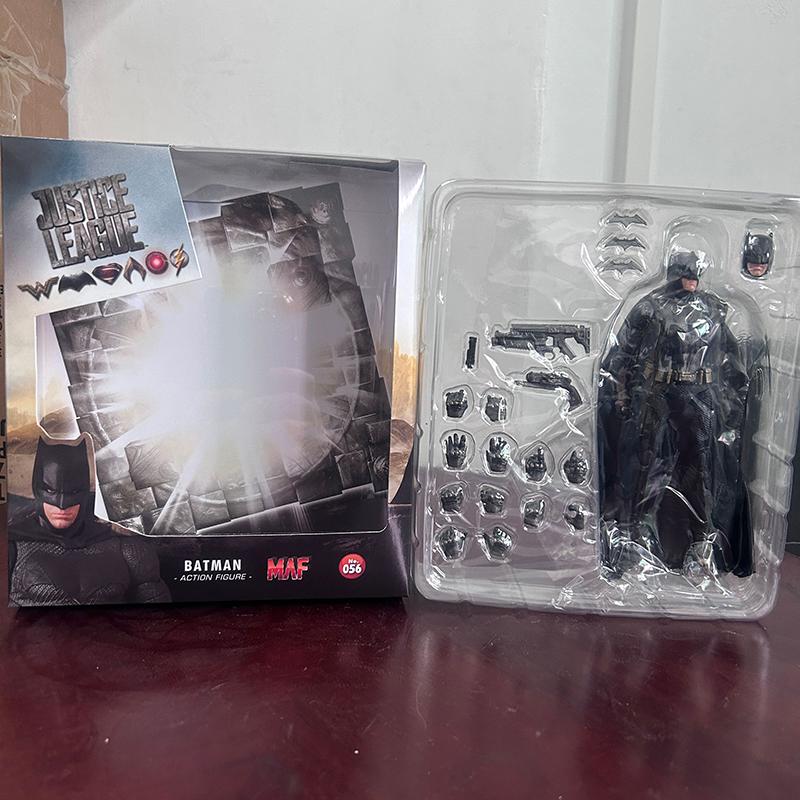 NECA Figure Justice League Bruce Wayne Batman Action Figure Mafex 056 Figure Joint Movable Doll Christmas Present For Friends