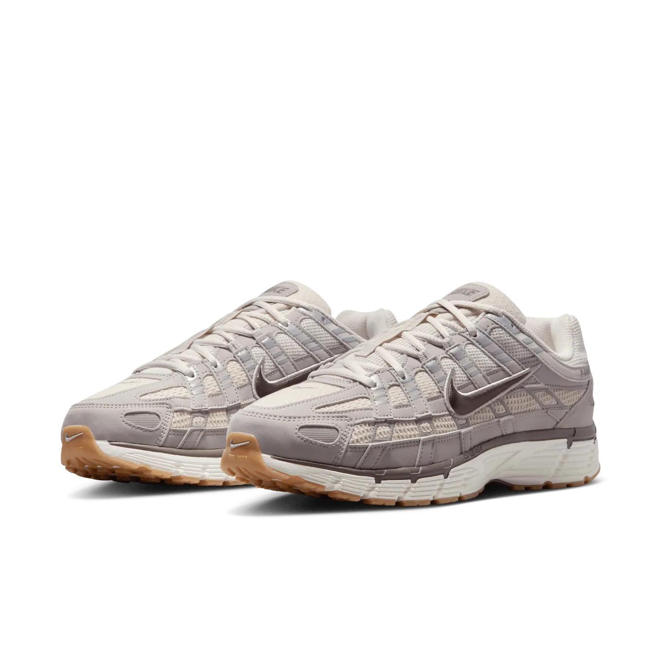 IB2986-002 Nike P-6000 SE Колледж Серый Светло-Древесно-Коричневый Парус Пещерный Камень(Мужской 8.5
