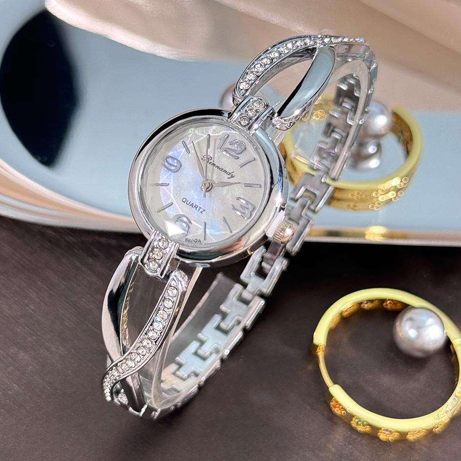 Luxury Watch Women Small Round Dial Fashion Wristwatch Elegant Diamond Inlaid Casual Ladies Bracelet Watches Reloj Para Mujer