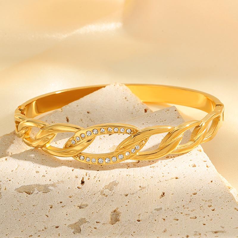 Winding Women's Light Luxury High-end Fashion Niche Design Bracelet Bracelet