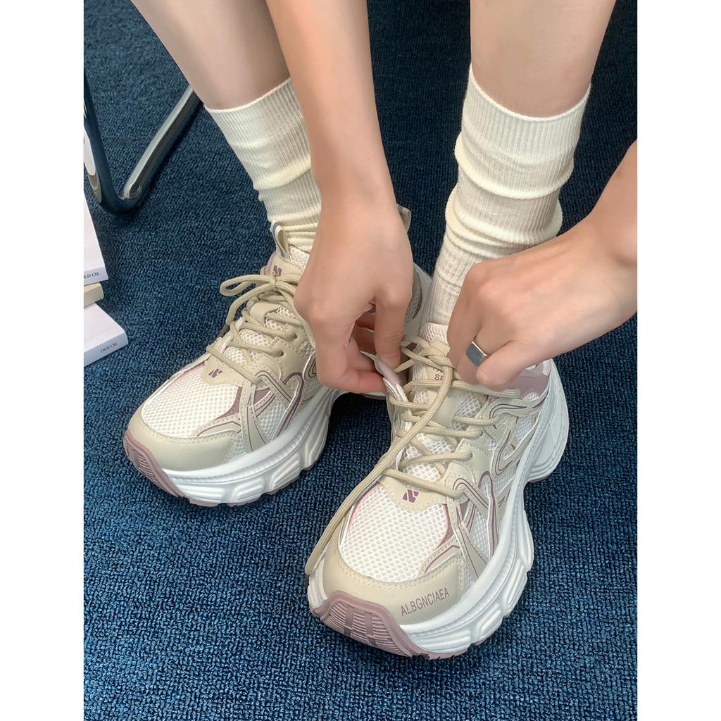 Chaussures de papa à plateforme en maille pour femmes 2025 printemps et été nouvelle version coréenne polyvalentes bout rond à lacets assorties couleurs chaussures de sport décontractées tendance