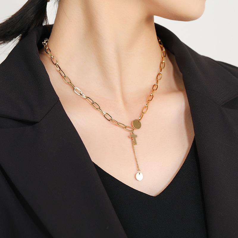 

Light luxury titanium steel stacked double-layer necklace retro niche temperament collarbone chain women s high-end sweater chain with jewelry