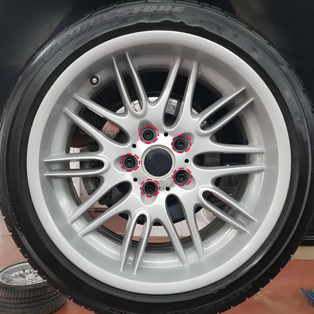 M12x1.5 M14x1.5 Wheel Tyre Bolt Locking Screw Automobiles Wear Parts Bolts Replacement Car Accessories High Quality Material