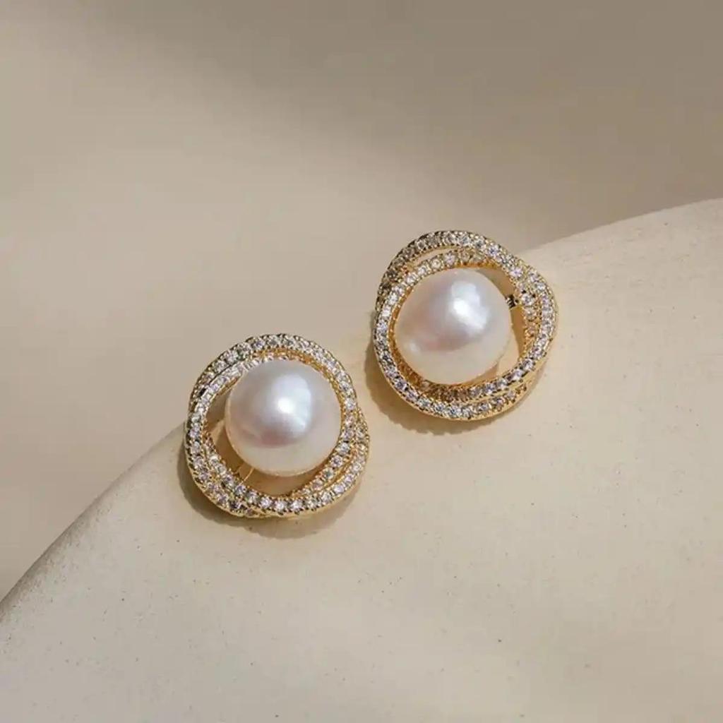 White Gold Plated Women's Stud Earrings