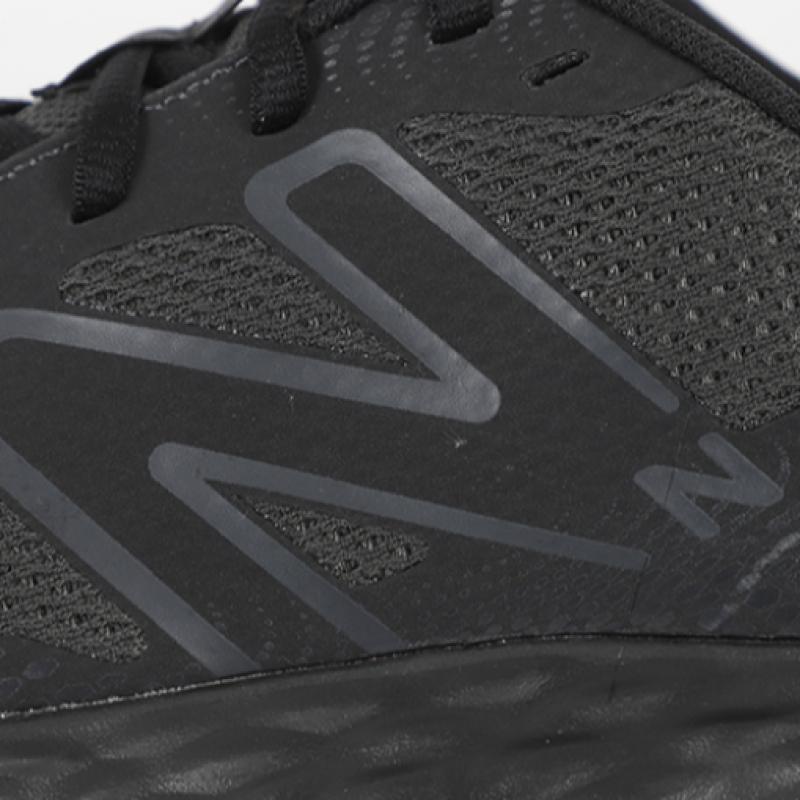 New Balance Triple Black 411v3