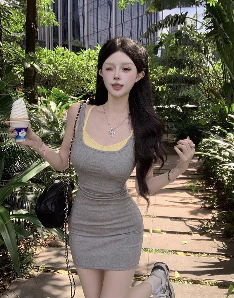 

Black Spicy Girl Waist-Cinching Elegant Tank Dress - Slim-fit Hip-hugging Camisole for Women M