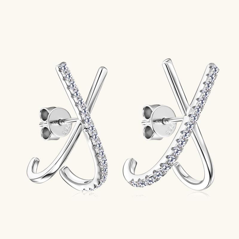 

Silvere Glam Серьги-кресты в форме буквы X — маленькие и стильные, с серьгами-гвоздиками из муассанита и стильным персонализированным аксессуаром для ушей 0.2 carat+0.2 carat белый