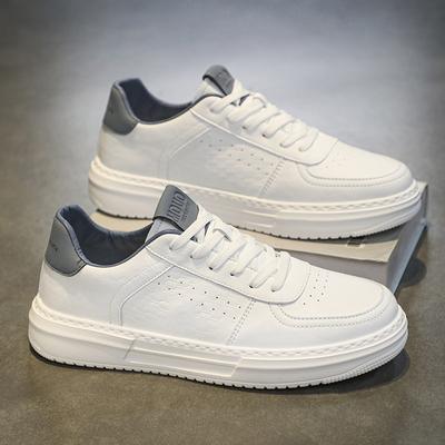 Kleine weiße Schuhe Herren 2025 Sommer neu atmungsaktiv lässige Board-Schuhe dicke Sohle erhöhend vielseitige Sportschuhe Herren trendige Schuhe