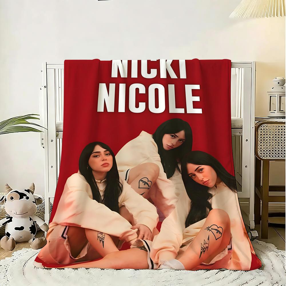Nicki Nicole Singer Alma Throw 240g Flannel Blanket Lightweight Soft Skin-friendly Summer Thin Throw Blanket 75x90cm