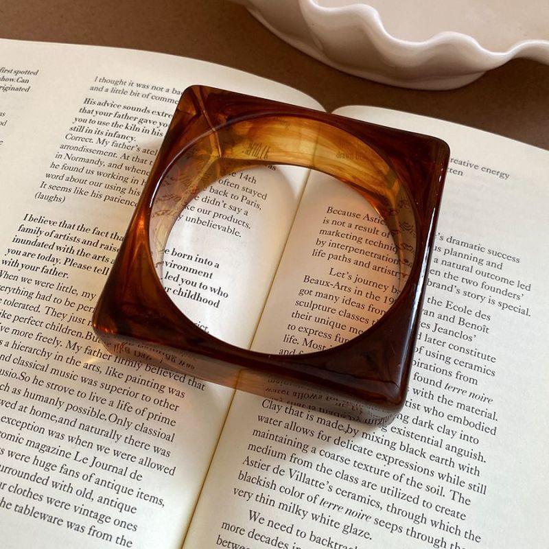 European and American Beige Irregular Geometric Resin Bracelet Light Luxury Temperament Bracelet Retro Exaggerated Jewelry Women