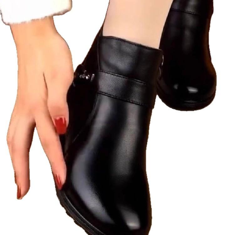 Scarpe da madre 2025 scarpe di cotone per mezza età e anziani velluto invernali calde antiscivolo stivaletti corti autunno e inverno scarpe da donna di mezza età nonna sh