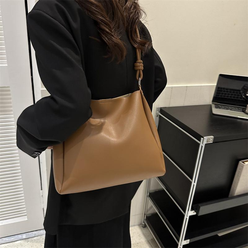 Street Style Small Pu Tote Bag With Magnetic Closure For Daily Use And Commuting