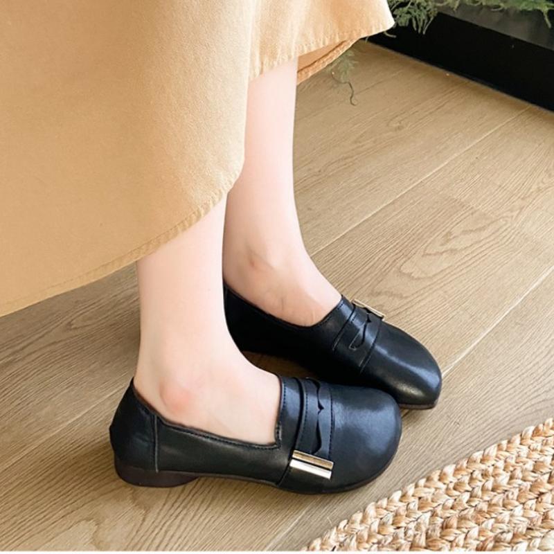 

Женская летняя обувь с круглым носком, на плоском каблуке, с мягкой подошвой, обувь для пожилых мам, женские трендовые лоферы и балетки 2025 года 35 чёрный