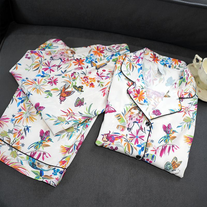 All-season Cool and Breathable Ice Silk Pajamas for Women Long-sleeved Suit with Buttons, Flower and Butterfly Print, Home Wear Pajamas