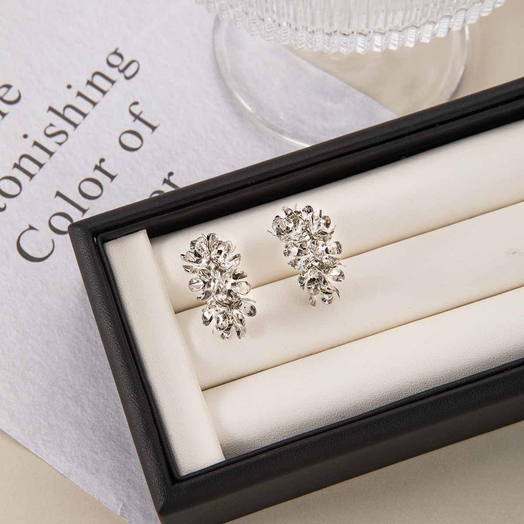 French Court Style Retro Stud Earrings Women'S Silver Irregular Flower High-End Earrings Niche Temperament Fashion Earrings
