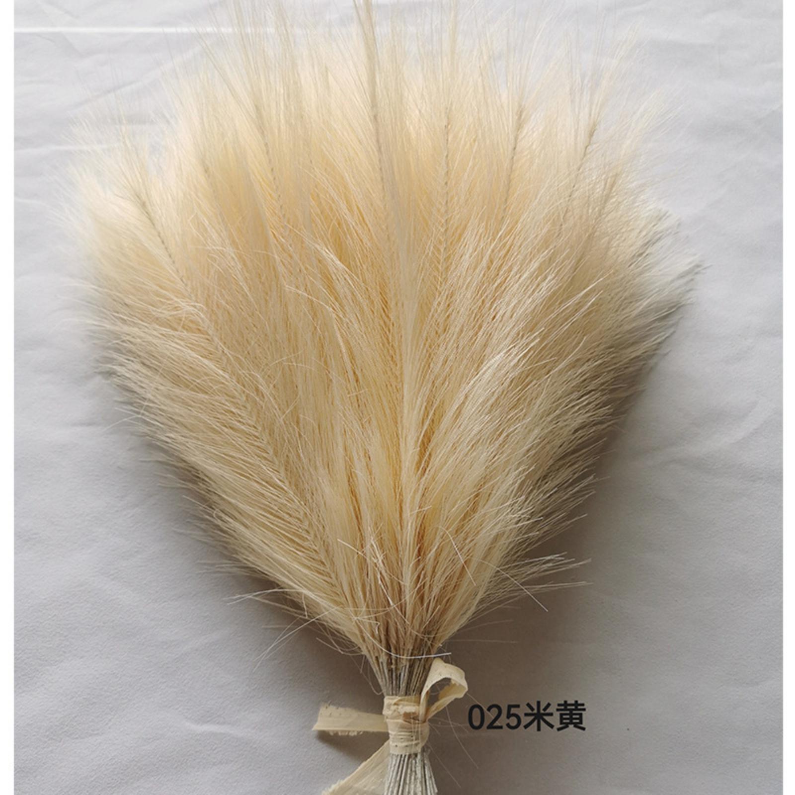 

Artificial Single-pronged Decoration Simulates Feathers