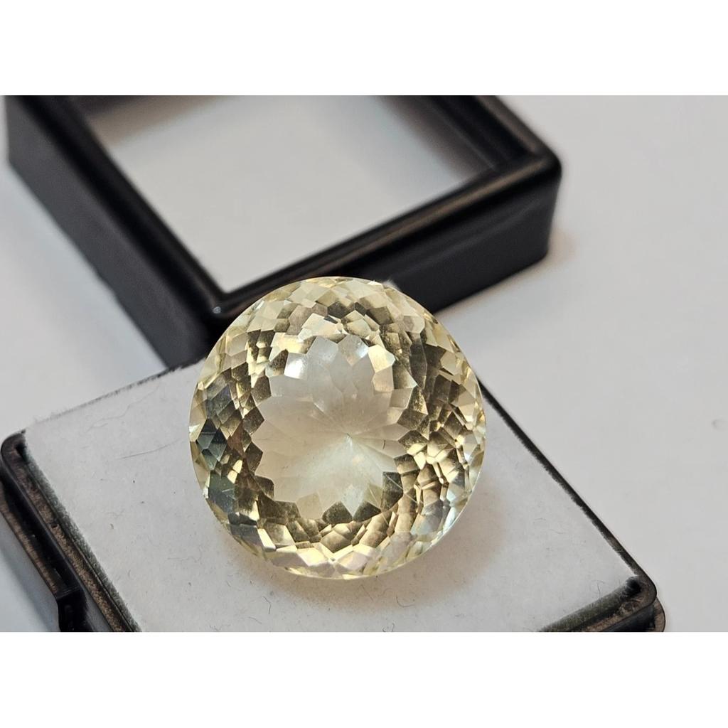 Round Cut Natural Light Yellow Sapphire 17-18 Ct Stunning Loose Gemstone