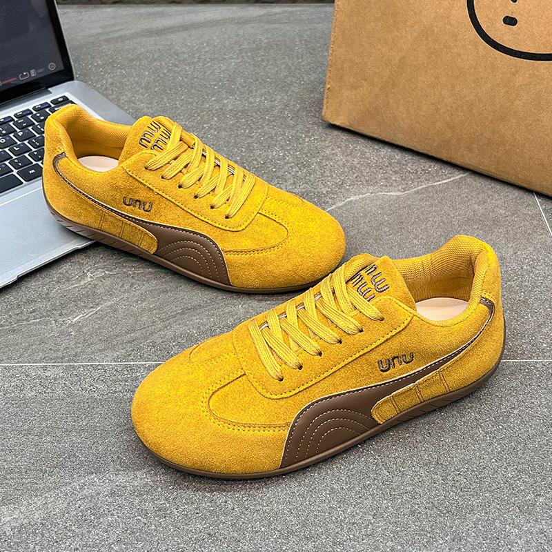 

Маленькие белые туфли женские 2025 весна ретро тренировочные повседневные на шнуровке беговые спортивные туфли универсальные на плоской подошве одинарные туфли 40 золотой