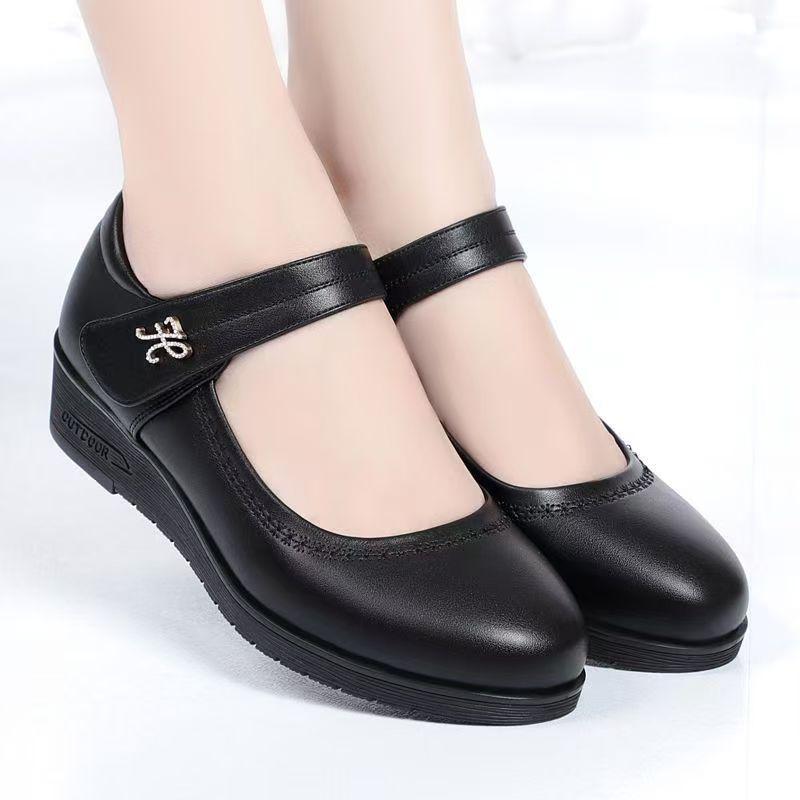 Women's Soft-soled Comfortable Spring and Autumn Single Shoes, Versatile Mid-heel Leather Shoes with One Buckle