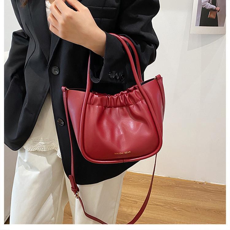 IELGY Ladies Messenger Bag Korean Version Pleated Casual Commuter Bucket Bag Portable