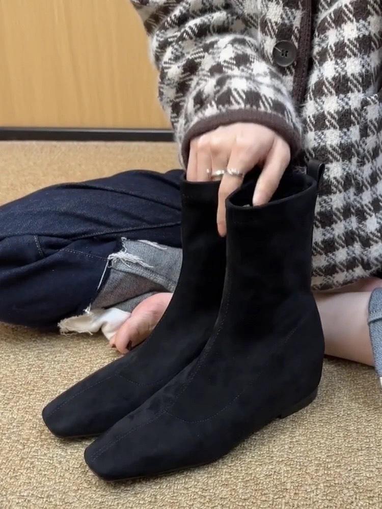 

Корейская версия простых замшевых замшевых с внутренней высотой на плоской подошве с квадратным носком эластичных тонких ботильонов женские новые осенне-зимние фасонные 40