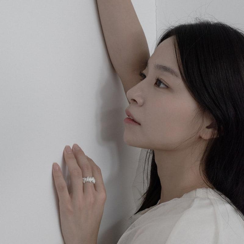 Mouvebament White crown ring_Silver 925