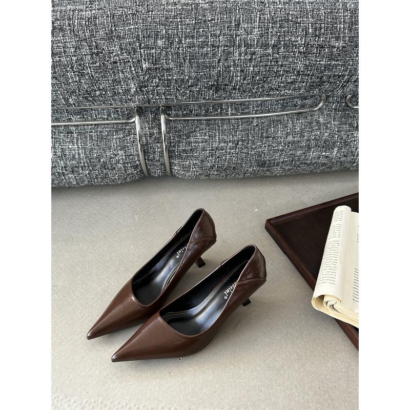 2025 autumn and winter new pointed head shallow mouth high heels fashion versatile temperament celebrity commuter high heels single shoes