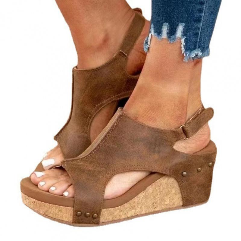 European and American direct supply large size new slope heel fish mouth thick bottom rivet sandals
