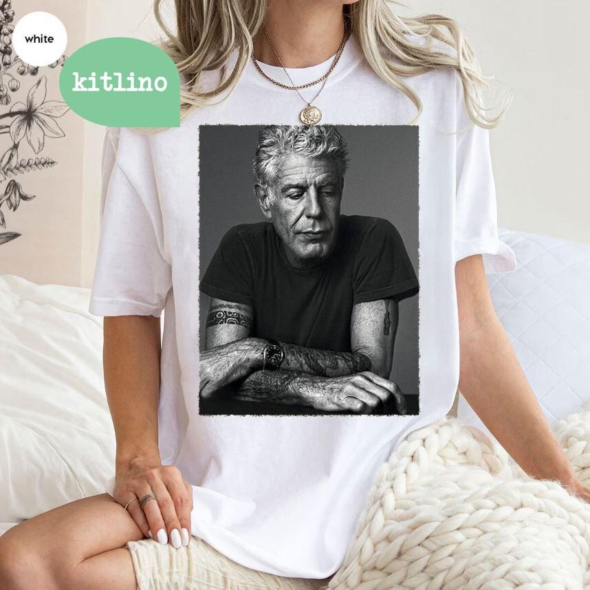 Anthony Bourdain Tribute Short Sleeve  D90166 Unisex T-Shirt L