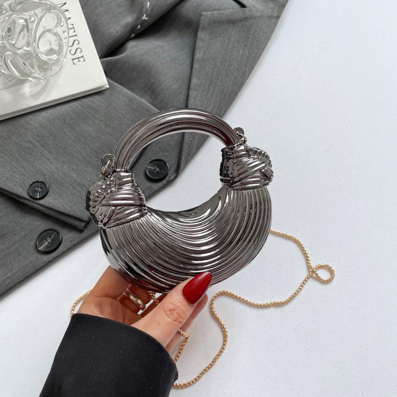 Акриловая цепочка сумка-пельмень осень новая мода нишевая сумка на плечо женская глянцевая вечерняя сумка