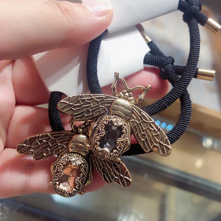 Korean-Style Retro Gemstone Bee Hair Tie - Trendy Hair Accessory
