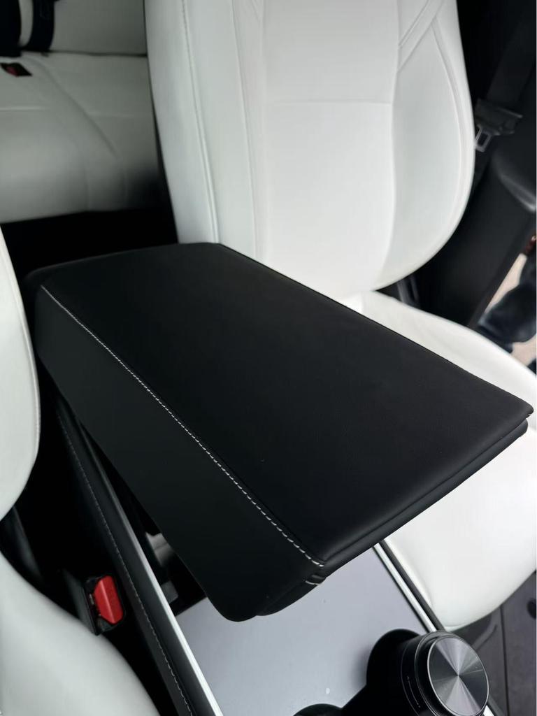 Tesla Model Y/3 Armrest Cover: Scratch-Resistant Original Leather Protective Cover.