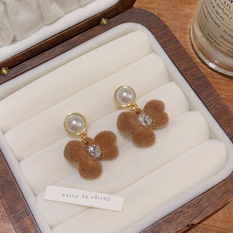 Серьги-банты с жемчугом и флокированием 2024 года: Серебряные игольчатые серьги S925, универсальные женские серьги