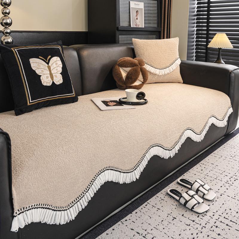 

All Seasons Irregular Teddy Fleece Sofa Cover One-Piece Anti-Slip Retro French Lacework Patchwork Sofa Cushions Mats 90x70cm колір світло кави