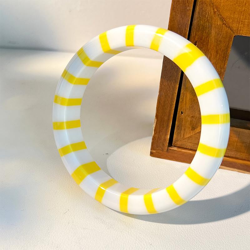 Women Korean Sweet Resin Cuff Bracelet Color Block Striped Dopamine Palette Fashion Jewelry For Casual Outfits A7