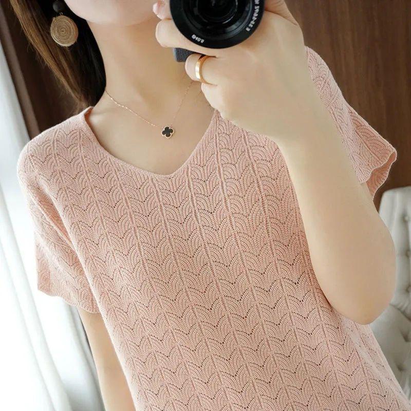 Short Sleeved T-shirt Women Wear Thin V-neck Top Women Loose Version Hollow Pullover Sweater Spring and Summer