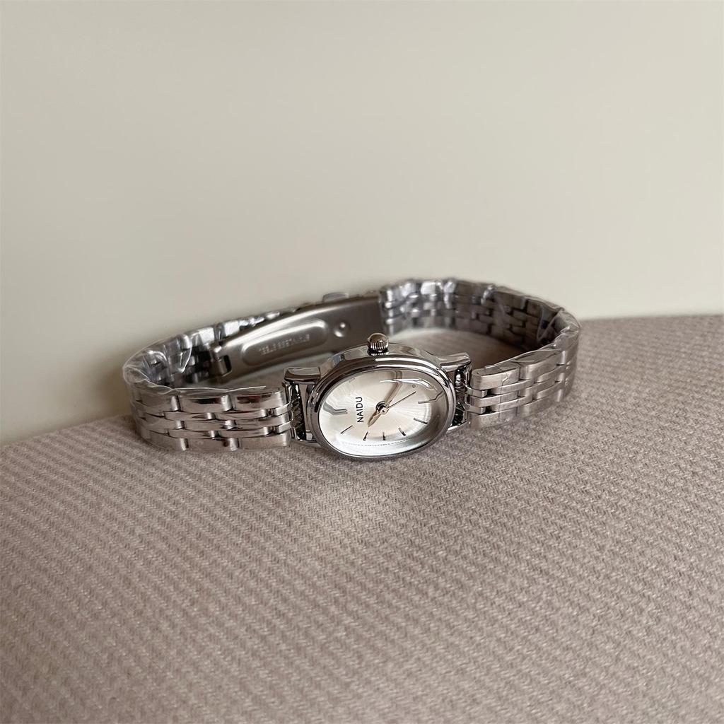 Ceas de damă casual de lux ușor cu cadran oval NAIDU și markeri tip bară - Stil celebritate, Vânzări fierbinți.