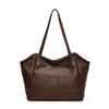 Casual bag women's large-capacity new autumn and winter versatile retro shoulder bag is now popular commuter tote bag
