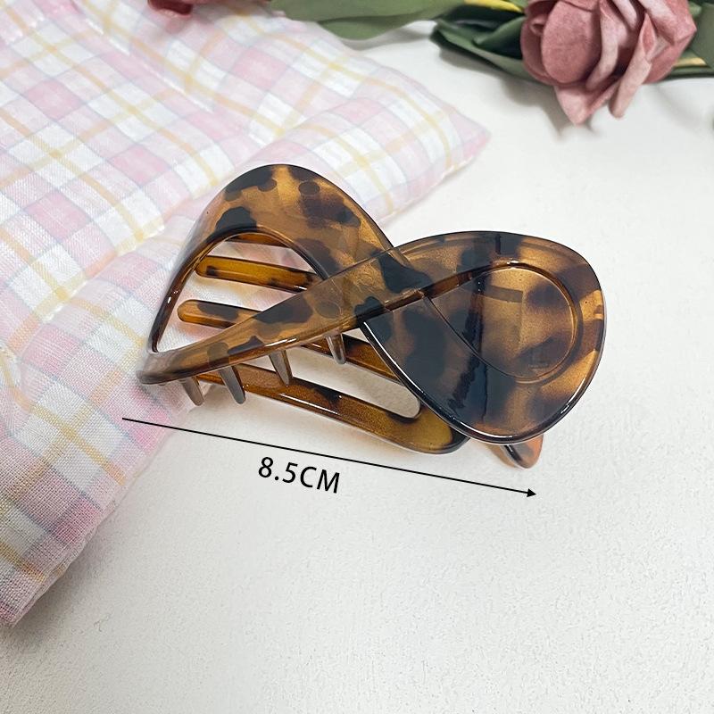 

Yama Transparent High-End 8-Shaped Hair Clip for Women, Back of Head Hair Styling Tool, Leopard Print Shark Clip, Duckbill Clip Leopard print yellow coff