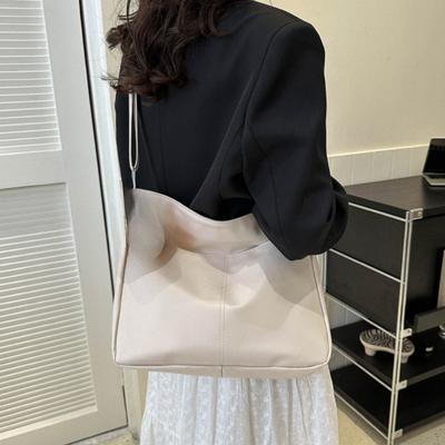 Fashionable and Versatile Shoulder Bag New Daily Commuting Crossbody Bag Simple and Personalized Bucket Bag