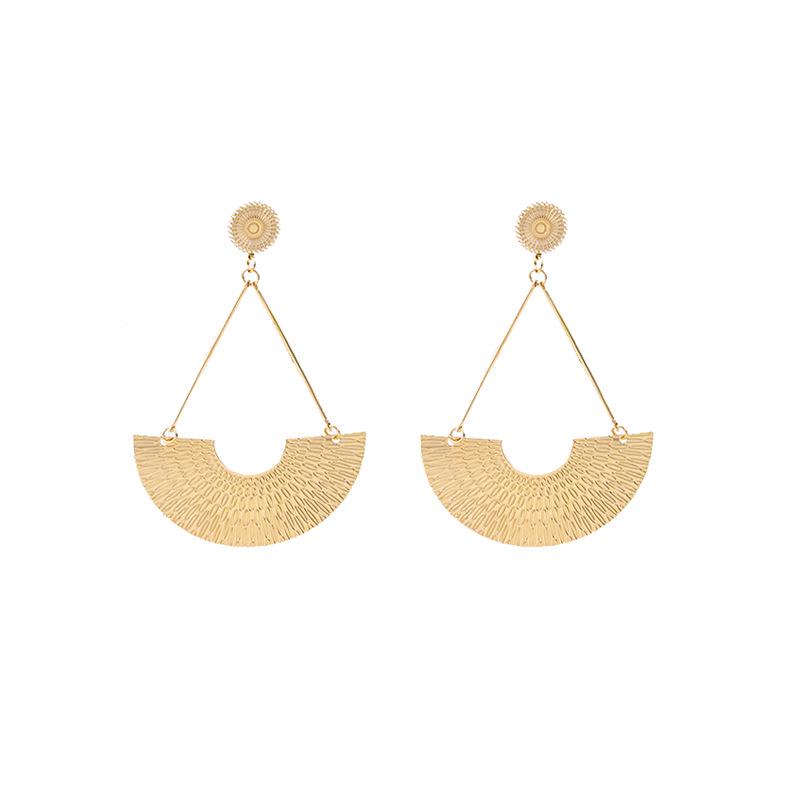 Exquisite Retro Leaf & Butterfly Ginkgo Gold Earrings: Luxurious Statement Piece
