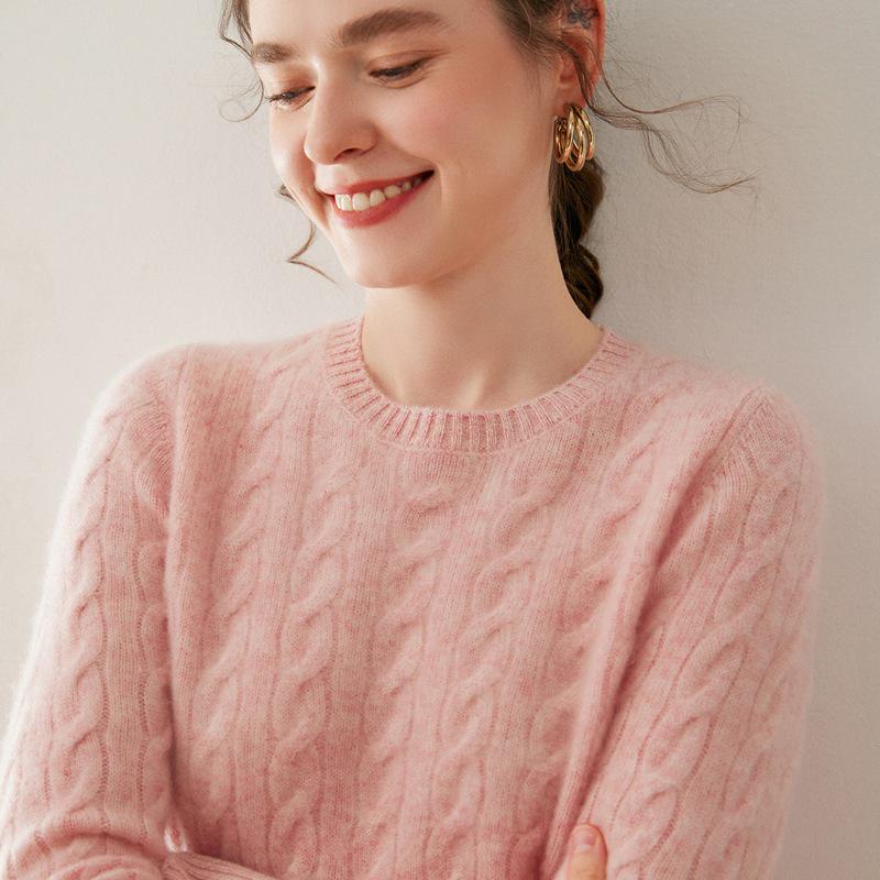 Women's Cashmere Cable Knit Sweater—Round Neck, Thickened, Loose Fit, Casual Pullover for Autumn and Winter.
