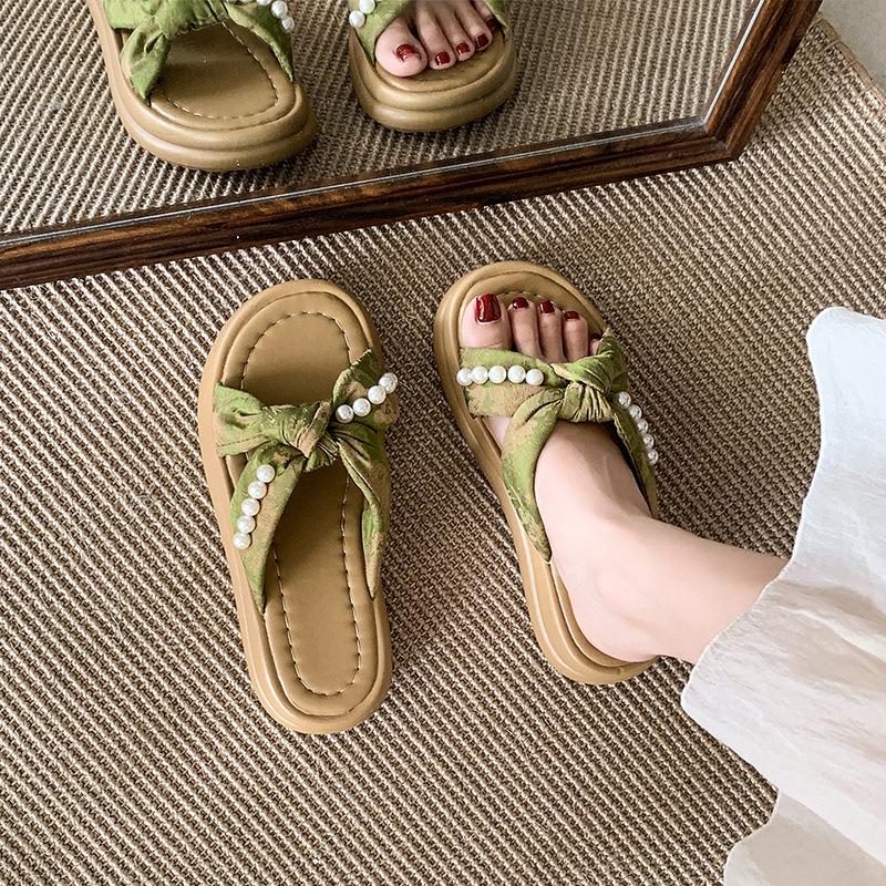 Platform Fairy Wind Beach Slippers Female Outer Wear 2025 Summer New Fashion Pearl Muffin Cool Slippers Women's Shoes