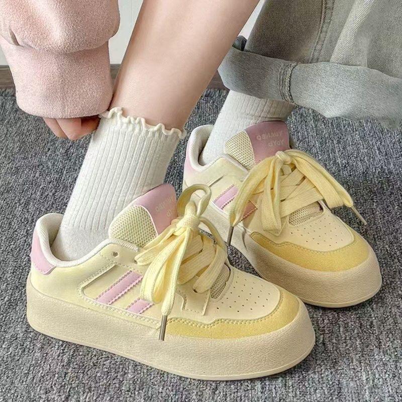 Thick sole height increase 2026 spring and autumn new retro soft sole comfortable moral training shoes women's casual versatile board shoes