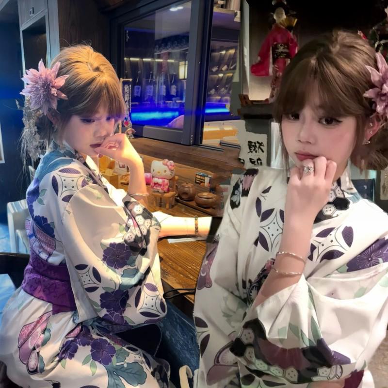 Dámské japonské kimono a yukata šaty pro formální fotografování
