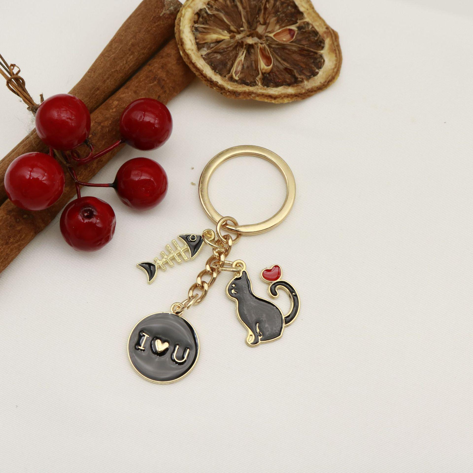 Handmade Heart & Fishbone Cat Keyring - Enamel I Love You Keychain for Handbags золотой