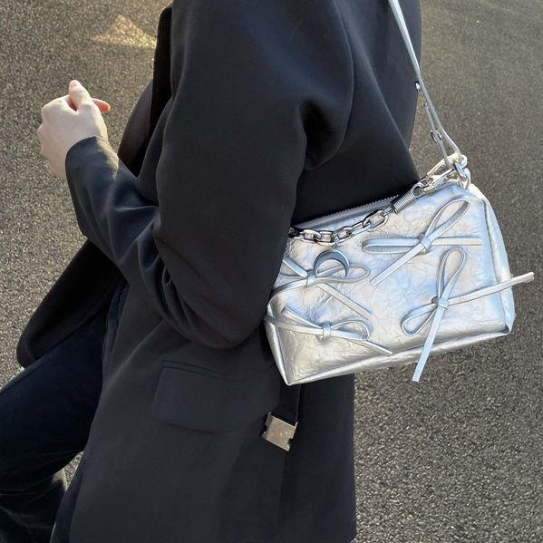 

Hot Girl Silver Bow Shoulder Bags Women Chain Pleated Square Underarm Bag Ladies Large Capacity Y2k Aesthetic Crossbody Bag 2025 19x14x7.5cm серебряный